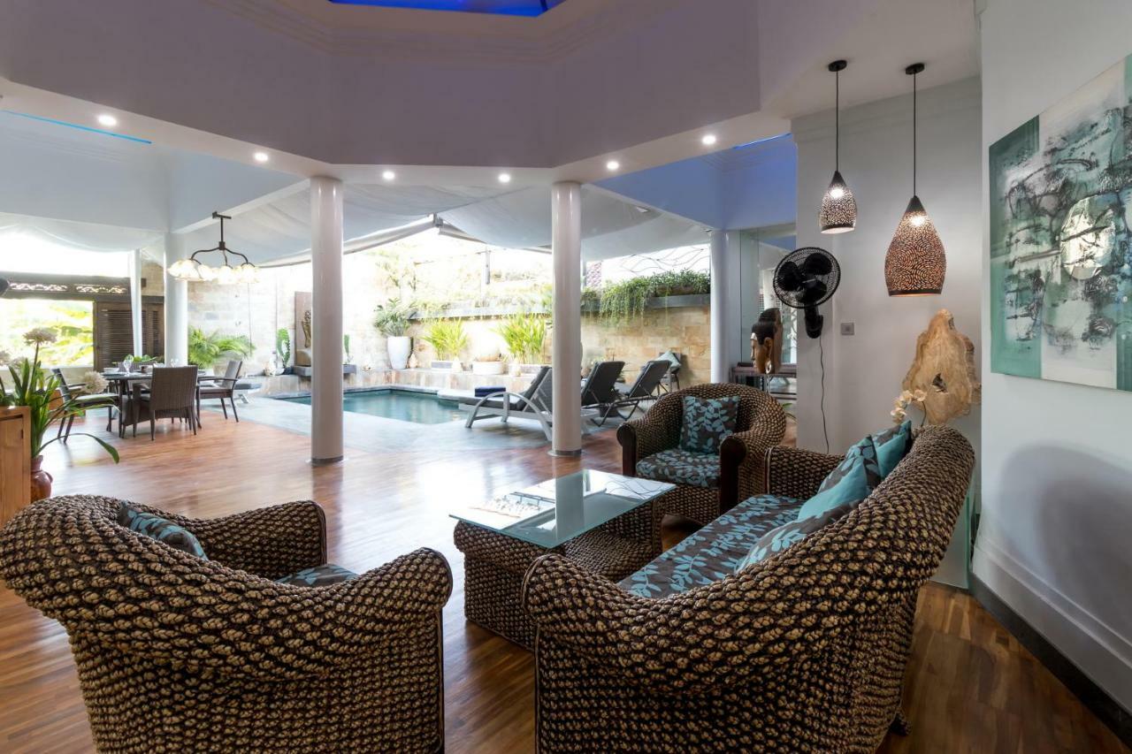 Pura Villa Sanur Esterno foto